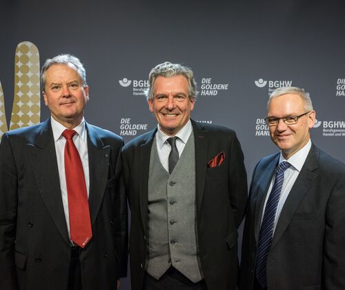 Dr. Günter Hans (Mitglied der BGHW Geschäftsführung), Dr. Udo Schöpf (Vorsitzender der BGHW Geschäftsführung) und Dr. Stefan Hussy (Hauptgeschäftsführer der DGUV)