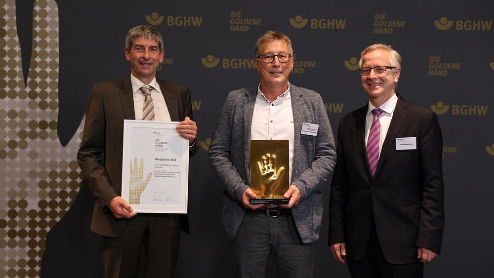 Preisübergabe der Goldenen Hand an Fuchs Schmierstoffe GmbH