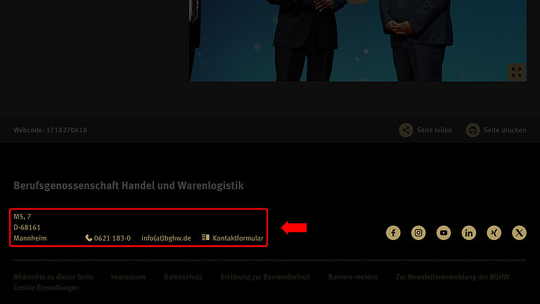 Screenshot: Website der Goldenen Hand mit rot markierter Kontaktleiste