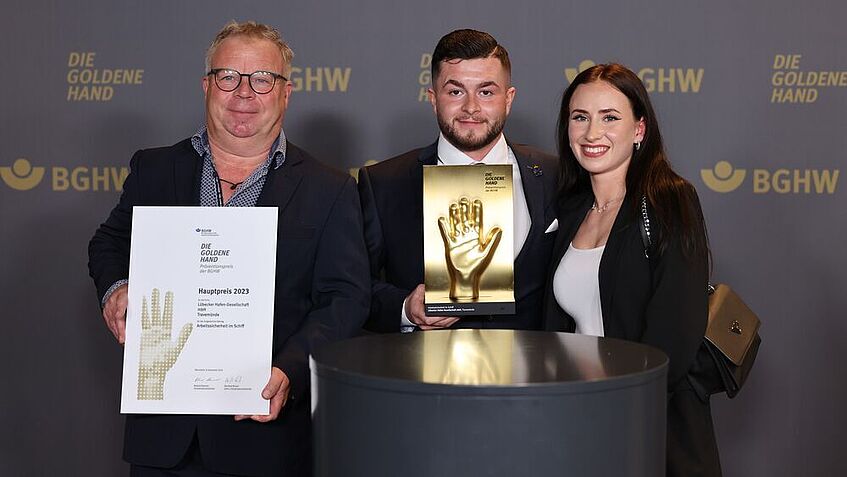 Preisübergabe der Goldenen Hand an LHG