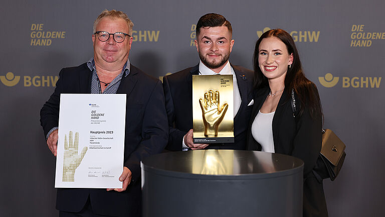 Preisübergabe der Goldenen Hand an LHG